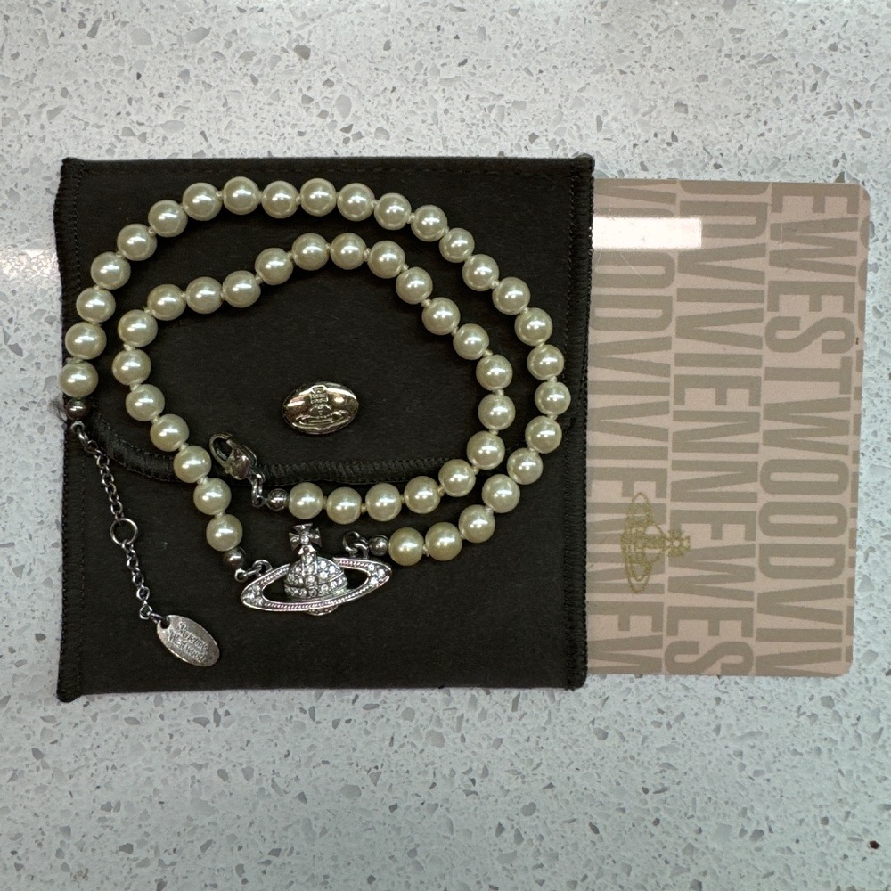Vivienne Westwood Mini Bas Relief Pearl Choker